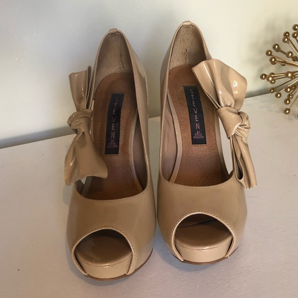 Steve Madden Bow Tie Nude Heels - Picture 5 of 5